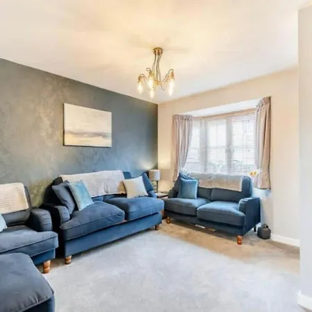 Bernie's Watch, 펜션